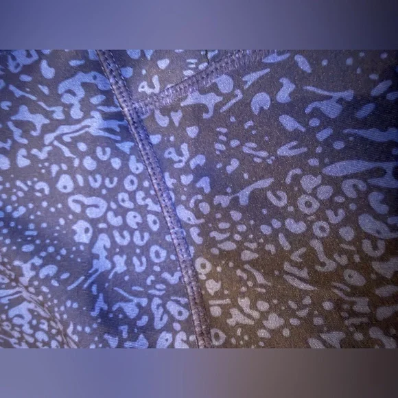 🖤 LegEnd Snake Print High-Rise Biker Shorts | Size M. Side Pockets - Picture 8 of 10